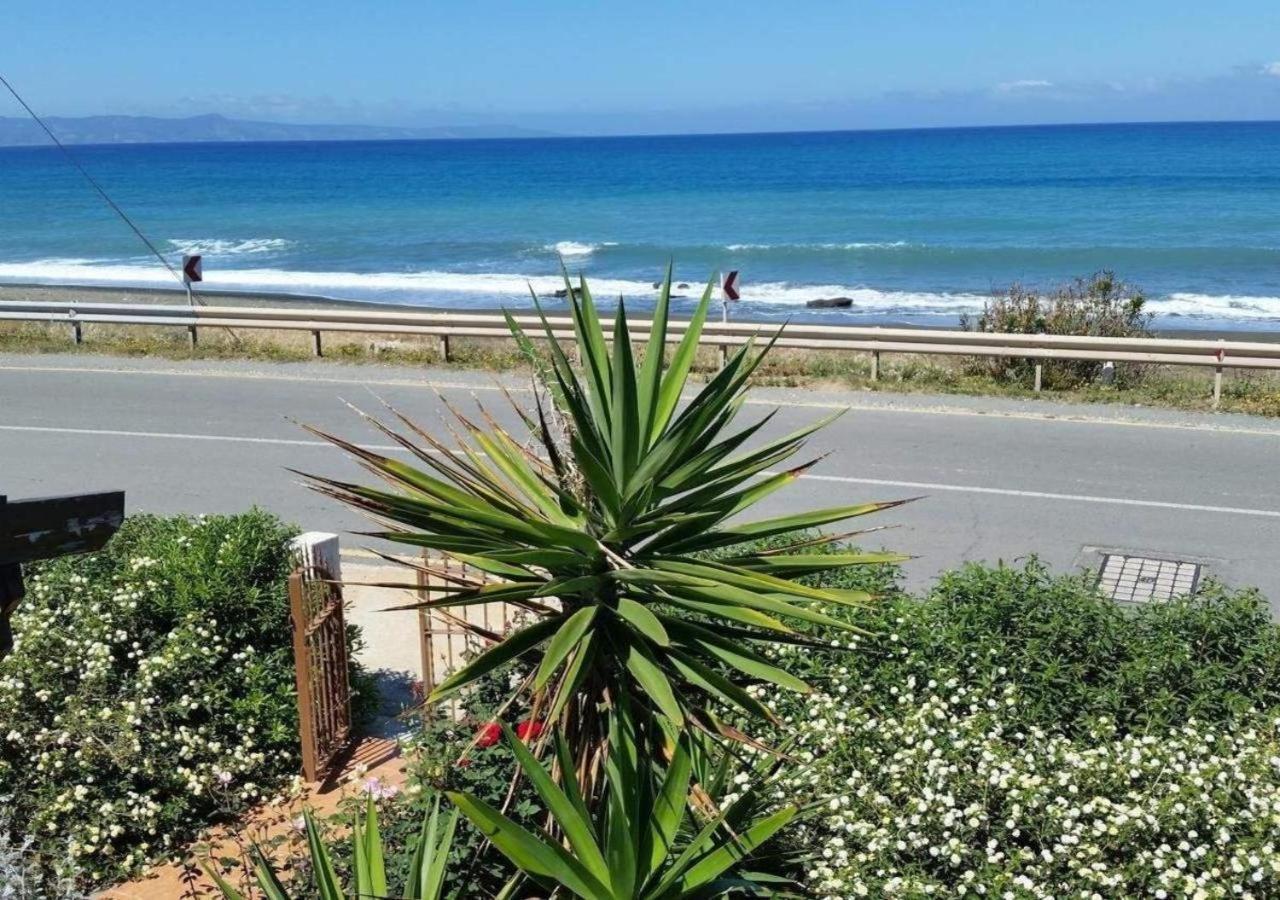 Spiti Damianos Villa Beachfront Pomos Esterno foto